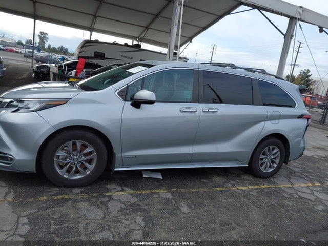 Toyota SIENNA XLE 2021 5TDJRKEC4MS031618 Image 14