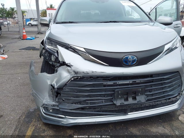 2021 TOYOTA SIENNA 5TDJRKEC4MS031618 Photo 5