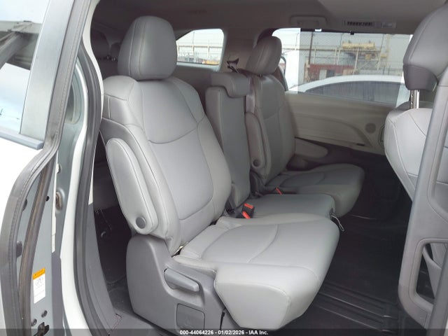 2021 TOYOTA SIENNA 5TDJRKEC4MS031618 Photo 7