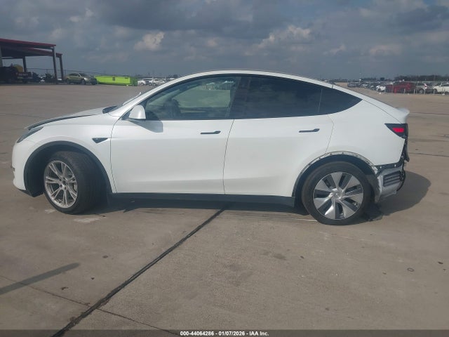 44064286 :رقم المزاد ، 7SAYGDEE9PA097396 vin ، 2023 Tesla Model Y مزاد بيع