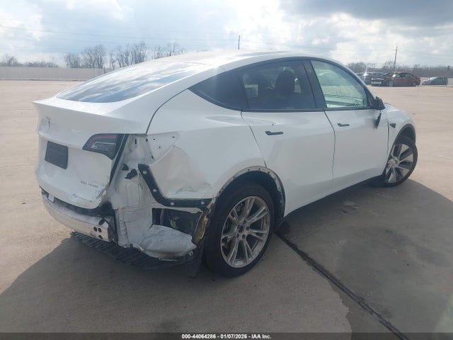 2023 TESLA MODEL Y 7SAYGDEE9PA097396 Photo 3
