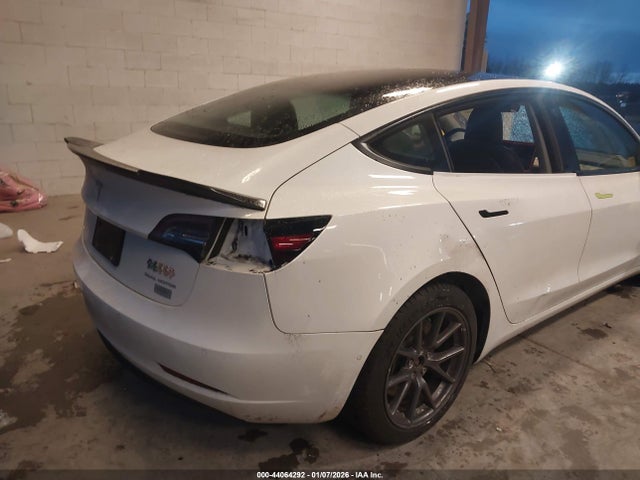 2022 TESLA MODEL 3 5YJ3E1EB3NF240747 Photo 5
