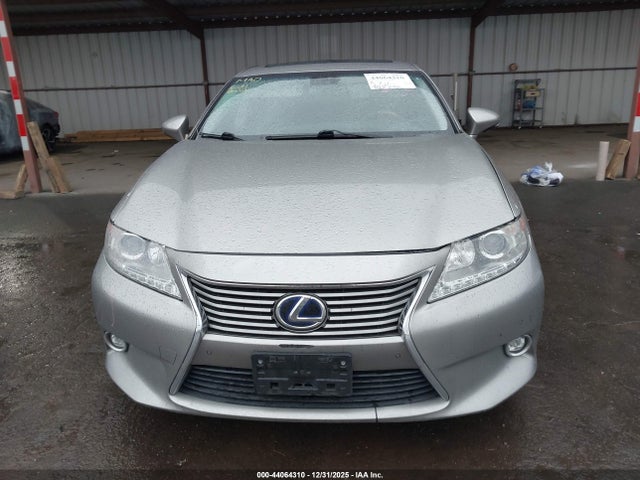 JTHBW1GG1F2078153 Lexus ES 300H