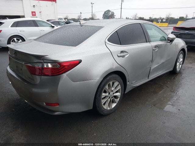 JTHBW1GG1F2078153 Lexus ES 300H