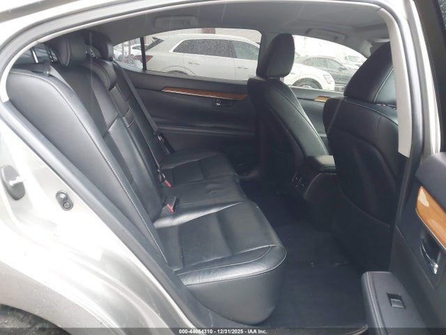 JTHBW1GG1F2078153 Lexus ES 300H