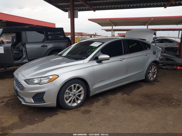 Ford Fusion Hybrid Se 2019 3FA6P0LU4KR272208 Image 2