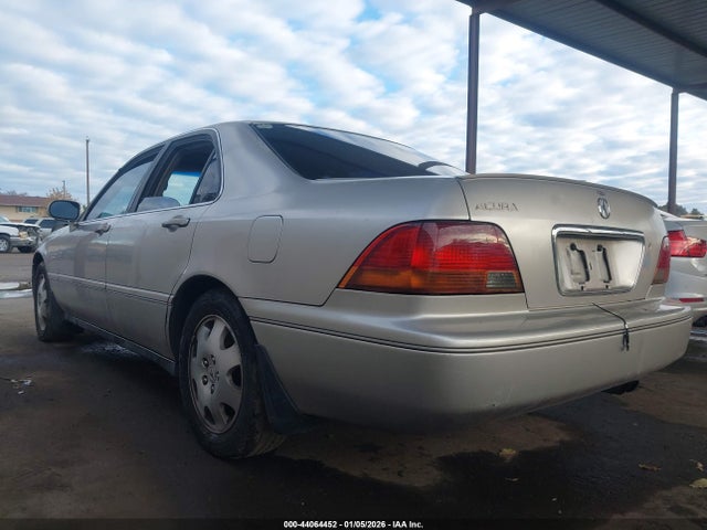 1998 ACURA RL JH4KA9647WC002693 Photo 2