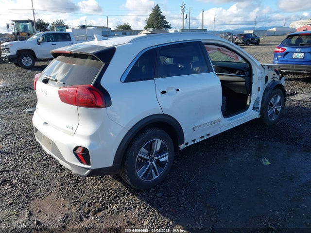 2022 KIA NIRO KNDCE3LC1N5529974 Photo 3