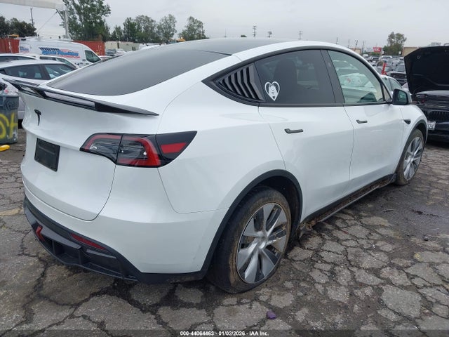 2024 TESLA MODEL Y 7SAYGDED3RF087959 Photo 3