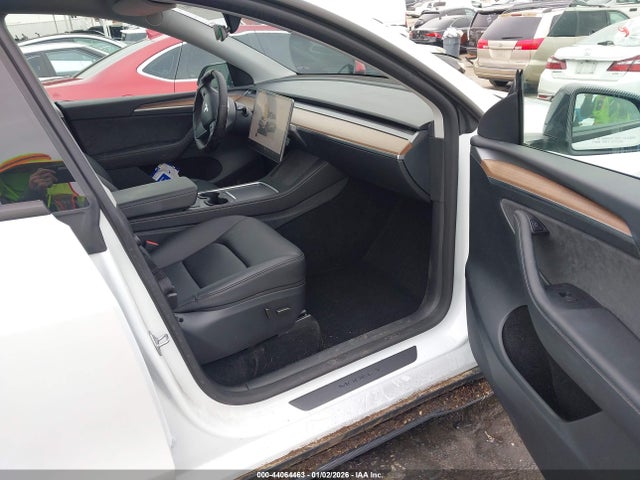 2024 TESLA MODEL Y 7SAYGDED3RF087959 Photo 4