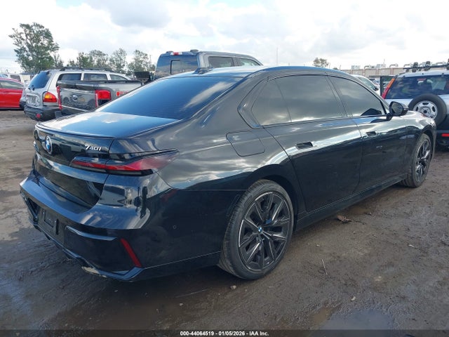 WBA23EH06RCP65465 BMW 740I