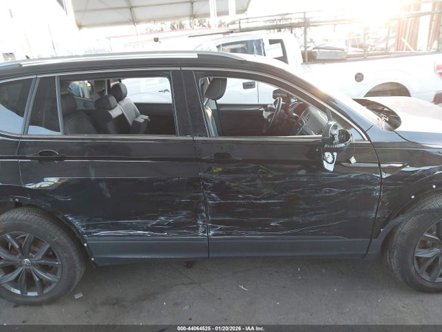 3VVNB7AX6RM199197 Volkswagen Tiguan 2.0t Se/2.0t Wolfsburg Edition