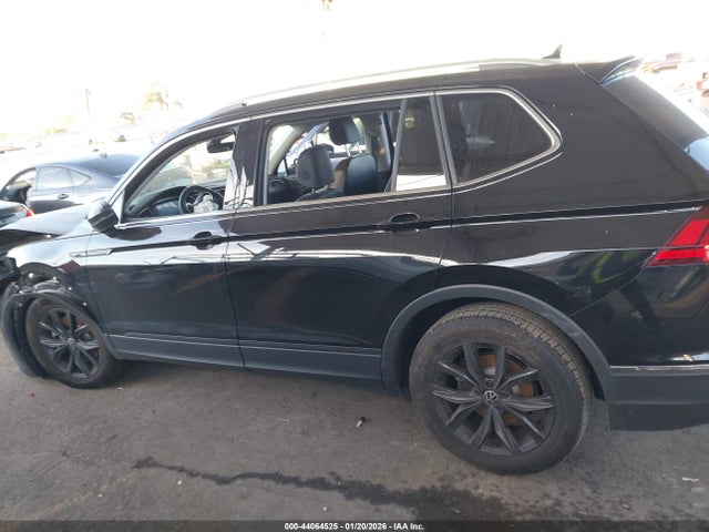 3VVNB7AX6RM199197 Volkswagen Tiguan 2.0t Se/2.0t Wolfsburg Edition