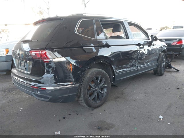 3VVNB7AX6RM199197 Volkswagen Tiguan 2.0t Se/2.0t Wolfsburg Edition