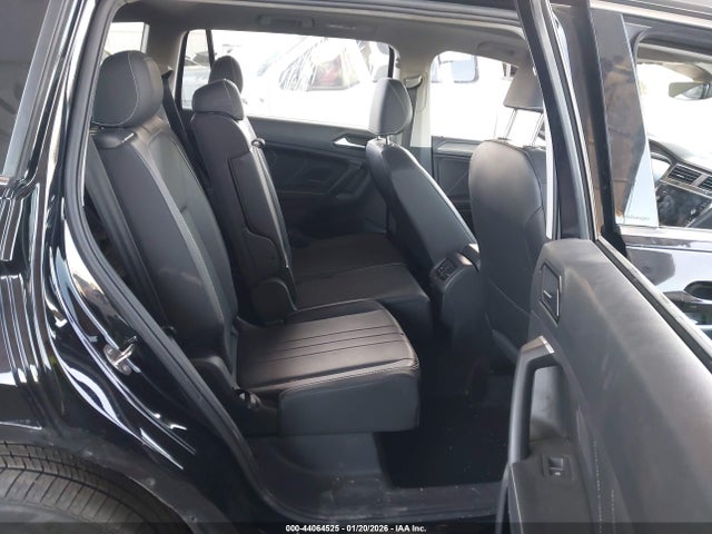 3VVNB7AX6RM199197 Volkswagen Tiguan 2.0t Se/2.0t Wolfsburg Edition