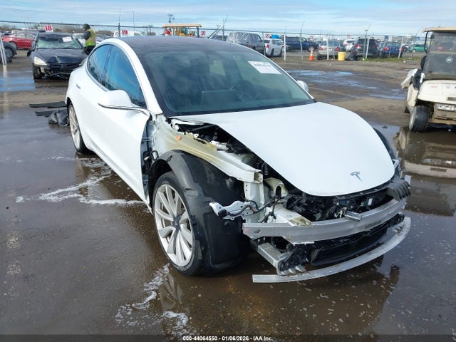 2018 TESLA MODEL 3 5YJ3E1EB5JF134410 Photo 0