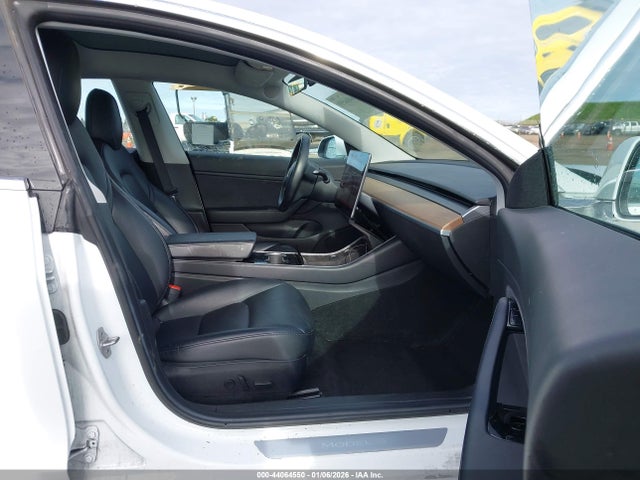 2018 TESLA MODEL 3 5YJ3E1EB5JF134410 Photo 4