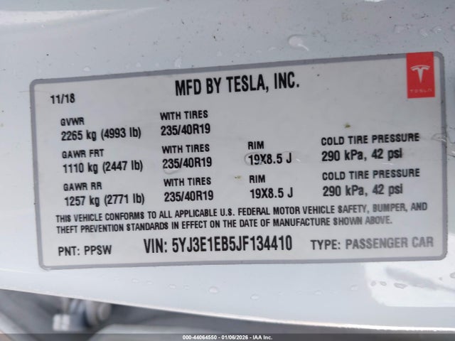 2018 TESLA MODEL 3 5YJ3E1EB5JF134410 Photo 8