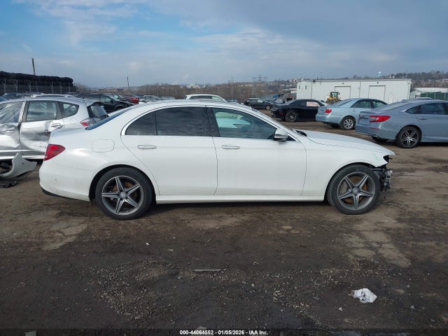 WDDZF4KB8HA060518 Mercedes-Benz E 300 4matic