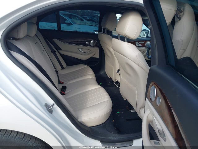 WDDZF4KB8HA060518 Mercedes-Benz E 300 4matic