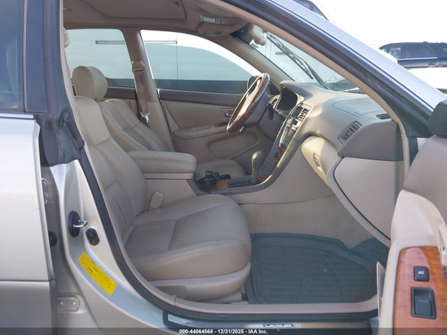 44064568 :رقم المزاد ، JT8BF28G310316285 vin ، 2001 Lexus Es 300 مزاد بيع