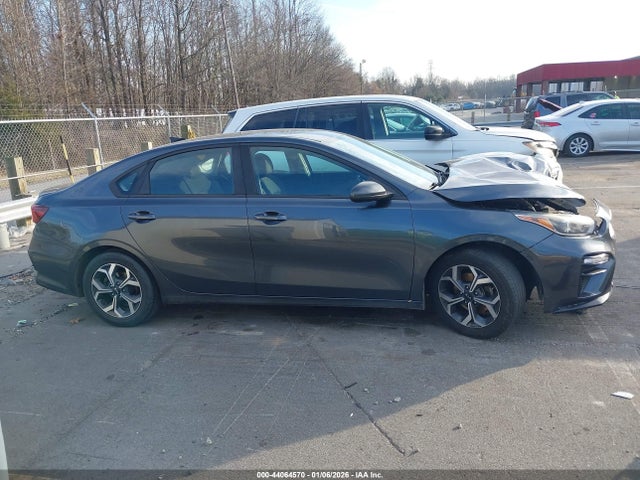 2019 Kia Forte Lxs მანქანა იყიდება აუქციონზე, vin: 3KPF24AD9KE098937, აუქციონის ნომერი: 44064570