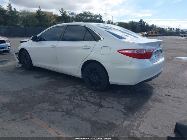 2015 TOYOTA CAMRY 4T1BF1FK7FU050462 Photo 2