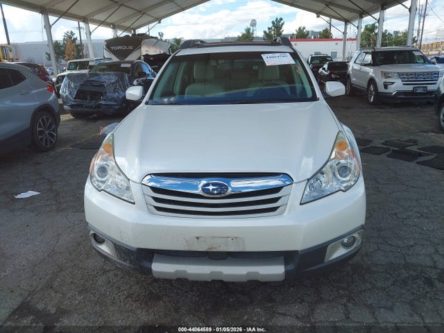 44064589 :رقم المزاد ، 4S4BRBKC7B3320124 vin ، 2011 Subaru Outback 2.5i Limited مزاد بيع