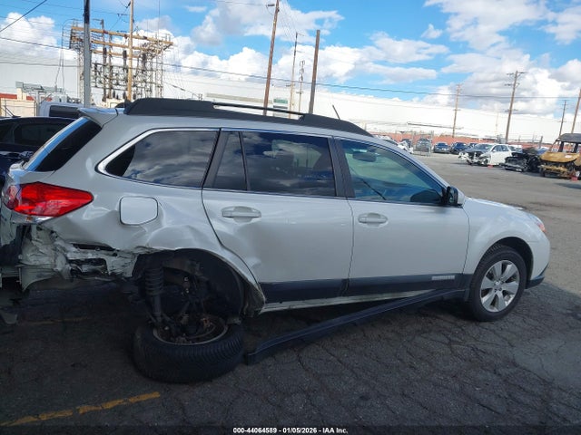 44064589 :رقم المزاد ، 4S4BRBKC7B3320124 vin ، 2011 Subaru Outback 2.5i Limited مزاد بيع