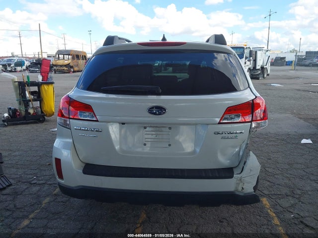 44064589 :رقم المزاد ، 4S4BRBKC7B3320124 vin ، 2011 Subaru Outback 2.5i Limited مزاد بيع