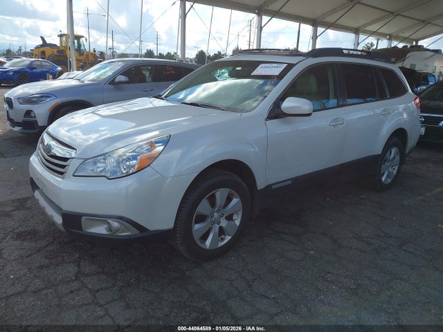 44064589 :رقم المزاد ، 4S4BRBKC7B3320124 vin ، 2011 Subaru Outback 2.5i Limited مزاد بيع