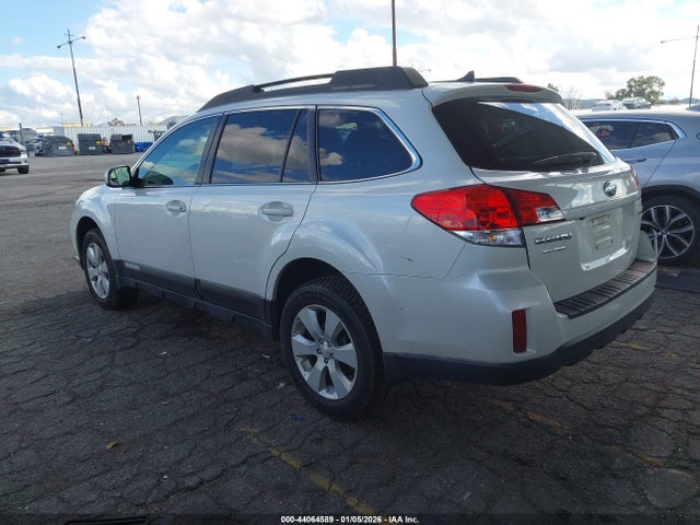 44064589 :رقم المزاد ، 4S4BRBKC7B3320124 vin ، 2011 Subaru Outback 2.5i Limited مزاد بيع