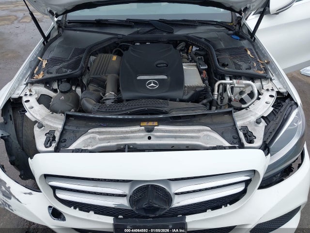 44064592 :رقم المزاد ، 55SWF4JBXJU280561 vin ، 2018 Mercedes-benz C 300 مزاد بيع