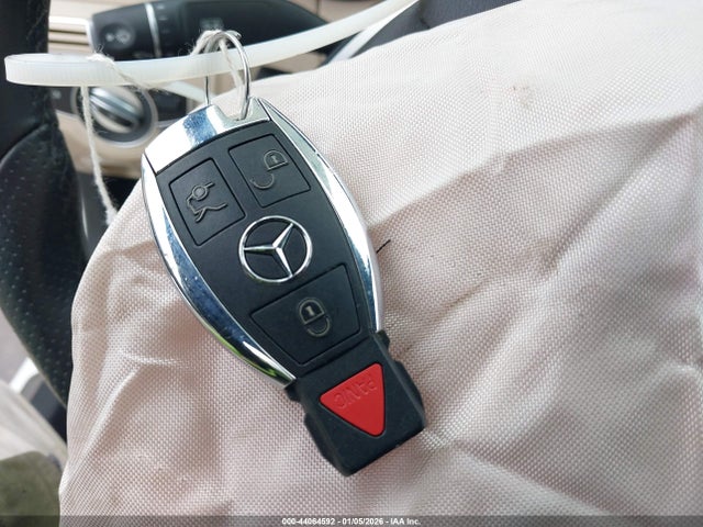 44064592 :رقم المزاد ، 55SWF4JBXJU280561 vin ، 2018 Mercedes-benz C 300 مزاد بيع