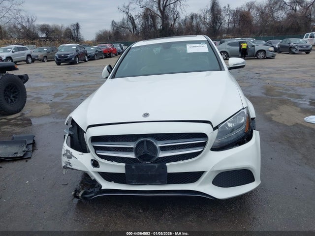44064592 :رقم المزاد ، 55SWF4JBXJU280561 vin ، 2018 Mercedes-benz C 300 مزاد بيع