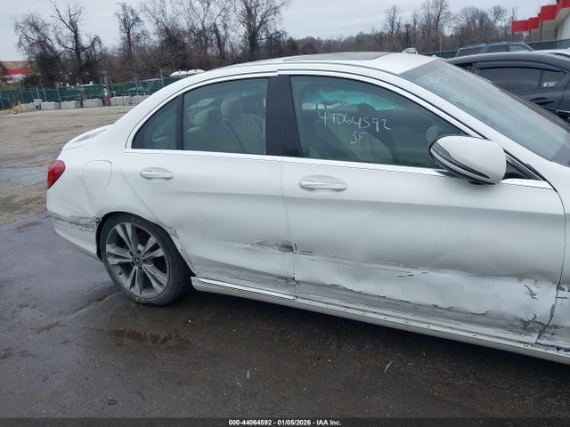 44064592 :رقم المزاد ، 55SWF4JBXJU280561 vin ، 2018 Mercedes-benz C 300 مزاد بيع