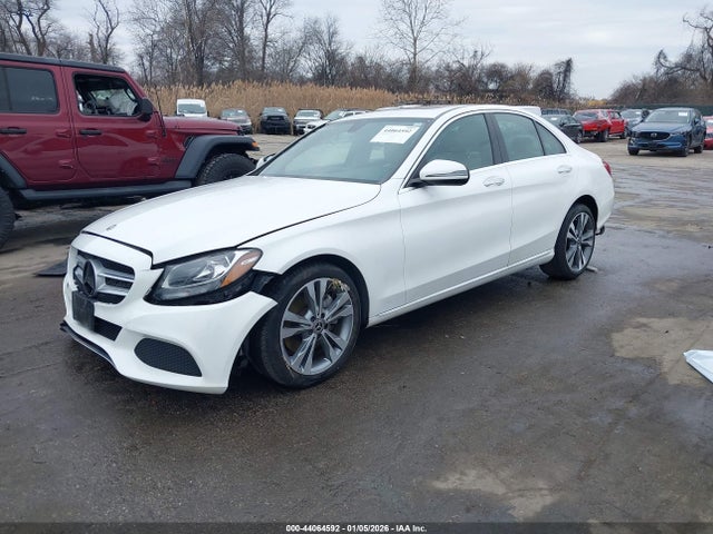 44064592 :رقم المزاد ، 55SWF4JBXJU280561 vin ، 2018 Mercedes-benz C 300 مزاد بيع