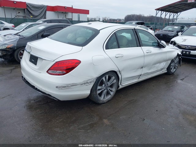 44064592 :رقم المزاد ، 55SWF4JBXJU280561 vin ، 2018 Mercedes-benz C 300 مزاد بيع