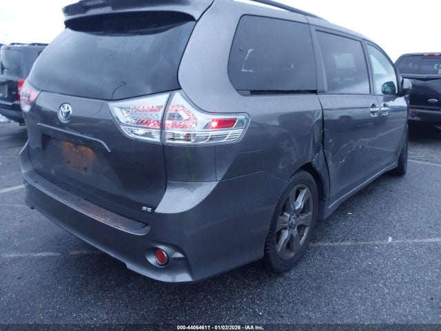 Toyota SIENNA SE 2020 5TDXZ3DC3LS048216 Image 4