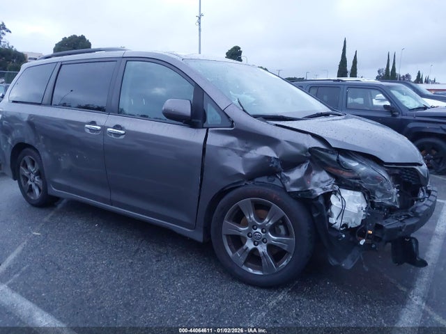 Toyota SIENNA SE 2020 5TDXZ3DC3LS048216 Image 6