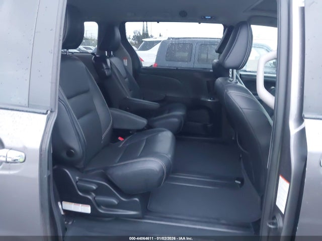 Toyota SIENNA SE 2020 5TDXZ3DC3LS048216 Image 8