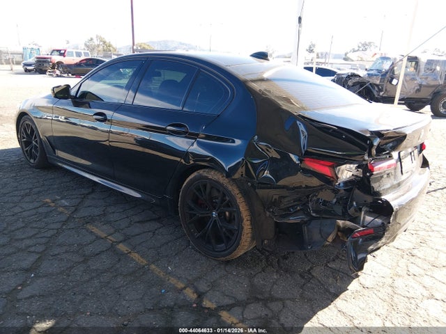 BMW M550i Xdrive 2021 WBA13BK05MCG59720 Image 3