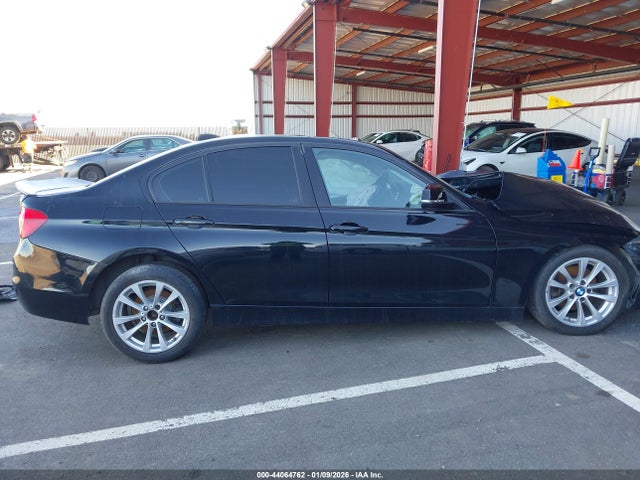 Продаж на аукціоні авто 2018 Bmw 320i, vin: WBA8E1G5XJNU92260, номер лоту: 44064762