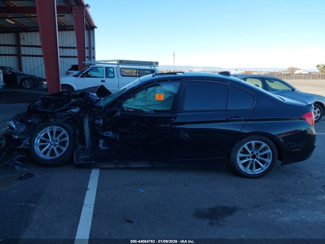 Продаж на аукціоні авто 2018 Bmw 320i, vin: WBA8E1G5XJNU92260, номер лоту: 44064762
