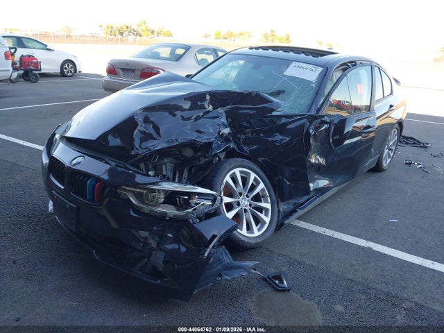 2018 BMW 320I WBA8E1G5XJNU92260 Photo 1
