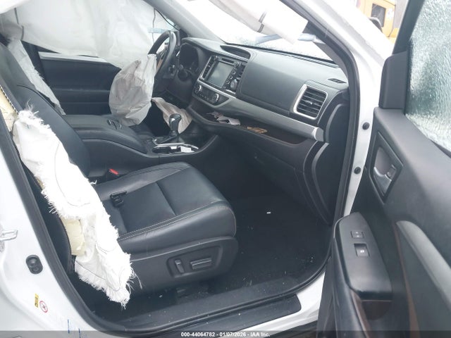 Toyota Highlander Xle 2017 5TDJZRFH3HS520035 Image 5