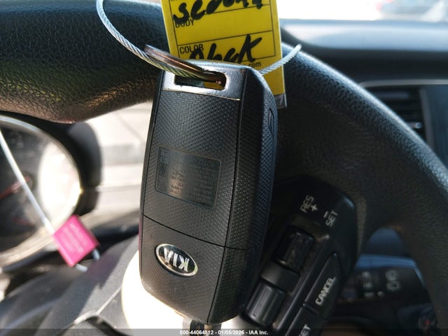 KIA SEDONA LX 2018 KNDMB5C12J6384570 Image 11