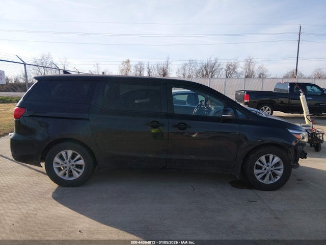 KIA SEDONA LX 2018 KNDMB5C12J6384570 Image 13