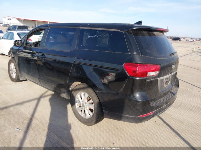 KIA SEDONA LX 2018 KNDMB5C12J6384570 Image 3