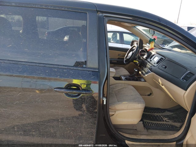 KIA SEDONA LX 2018 KNDMB5C12J6384570 Image 5